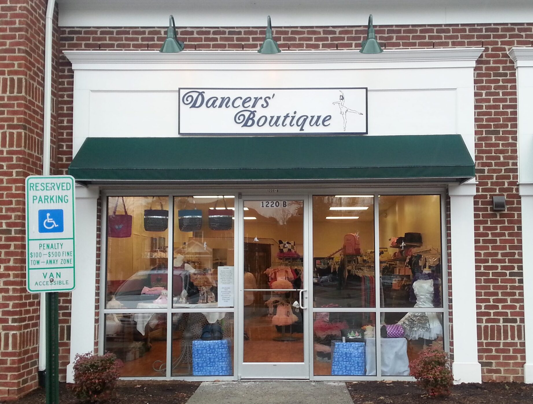 Dancers' Boutique-location